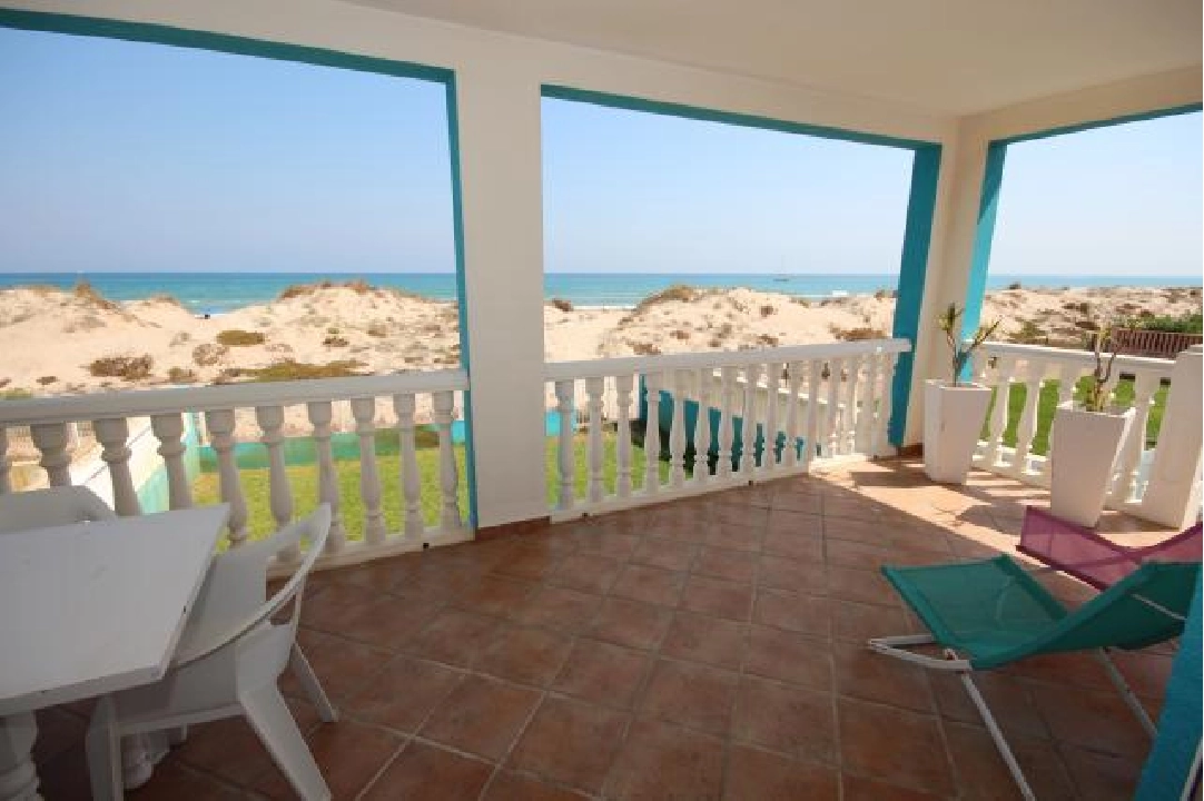 casa de playa en Oliva(Oliva) en venta, superficie 220 m², ano de construccion 1996, estado neat, + estufa, aire acondicionado, parcela 430 m², 6 dormitorios, 2 banos, piscina, ref.: Lo-3416-2
