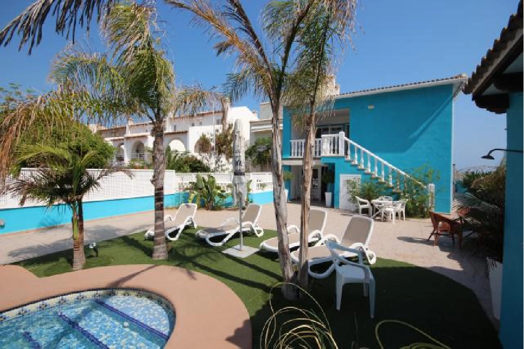 casa de playa en Oliva(Oliva) en venta, superficie 220 m², ano de construccion 1996, estado neat, + estufa, aire acondicionado, parcela 430 m², 6 dormitorios, 2 banos, piscina, ref.: Lo-3416-43