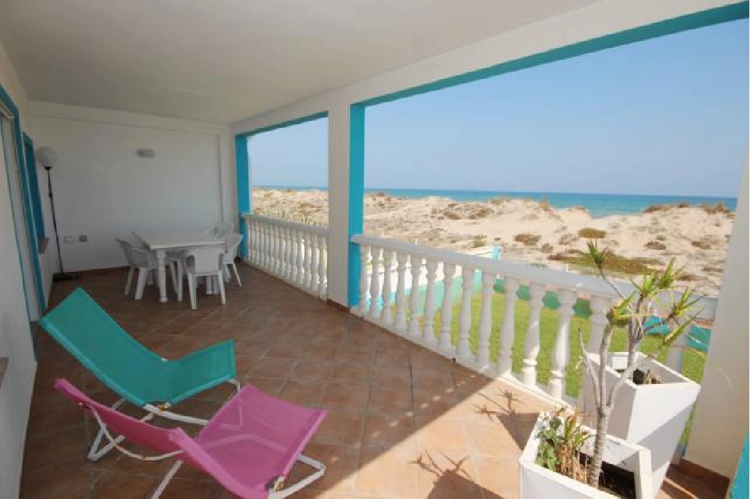 casa de playa en Oliva(Oliva) en venta, superficie 220 m², ano de construccion 1996, estado neat, + estufa, aire acondicionado, parcela 430 m², 6 dormitorios, 2 banos, piscina, ref.: Lo-3416-47