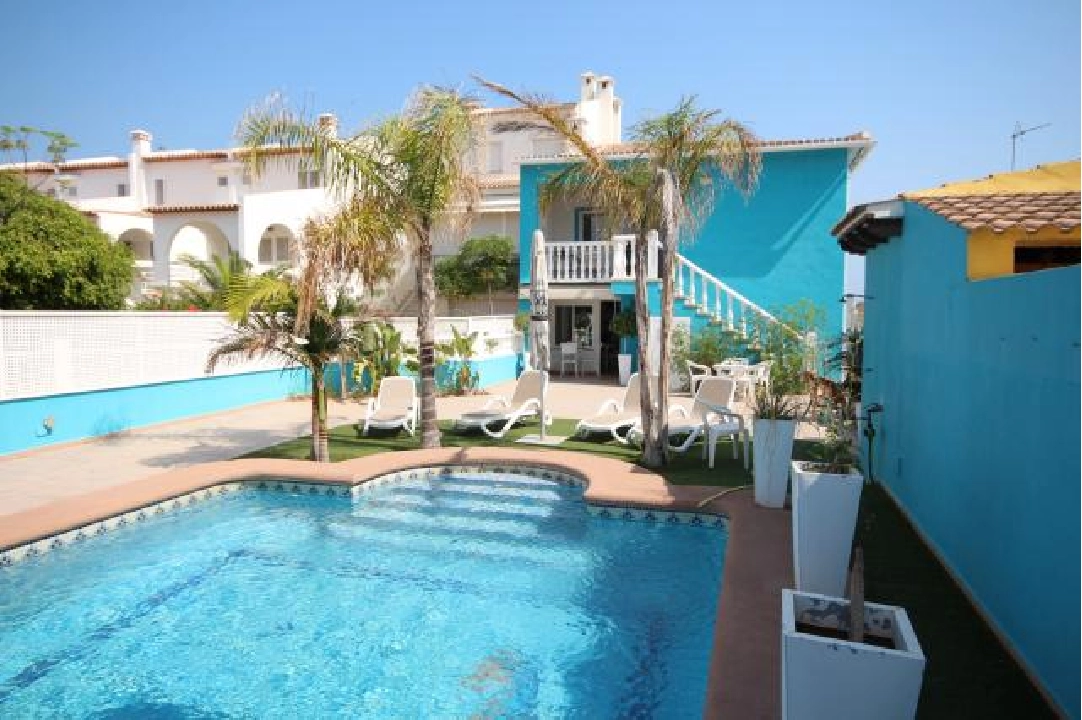 casa de playa en Oliva(Oliva) en venta, superficie 220 m², ano de construccion 1996, estado neat, + estufa, aire acondicionado, parcela 430 m², 6 dormitorios, 2 banos, piscina, ref.: Lo-3416-56