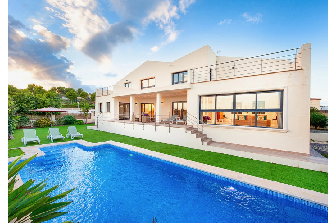 villa en Moraira en venta, superficie 500 m², aire acondicionado, parcela 800 m², 4 dormitorios, 3 banos, piscina, ref.: CA-H-1289-AMB-1