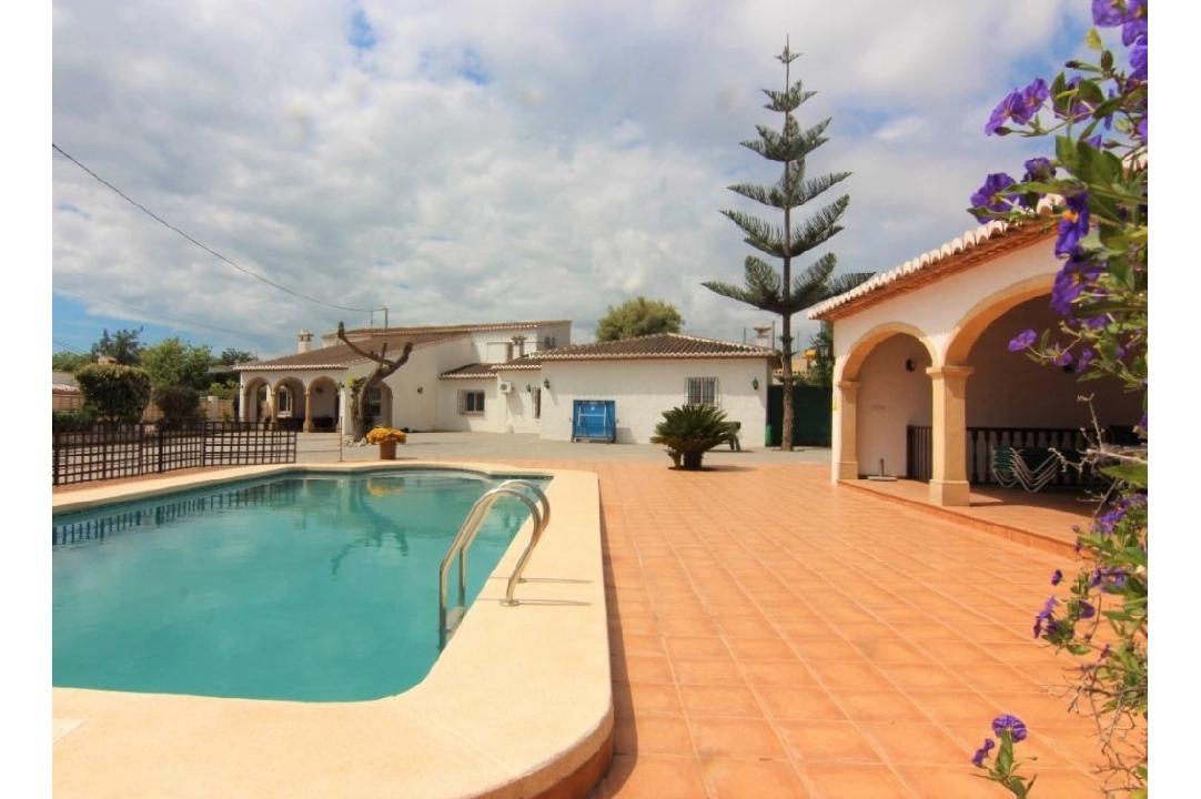 villa en Javea(Valls) en venta, superficie 361 m², aire acondicionado, parcela 1561 m², 5 dormitorios, 3 banos, ref.: BP-4004JAV-1