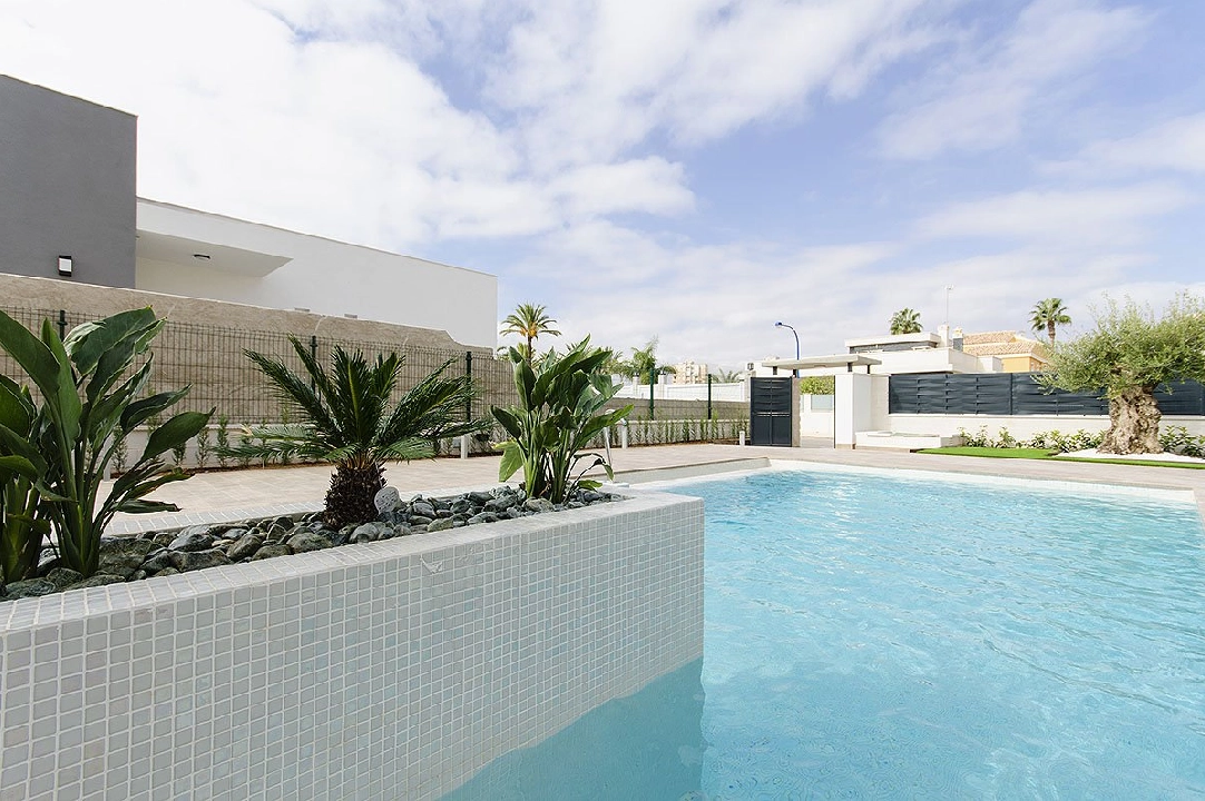 villa en Dehesa de Campoamor en venta, superficie 210 m², estado first owner, parcela 500 m², 4 dormitorios, 3 banos, piscina, ref.: HA-DCN-100-E12-3