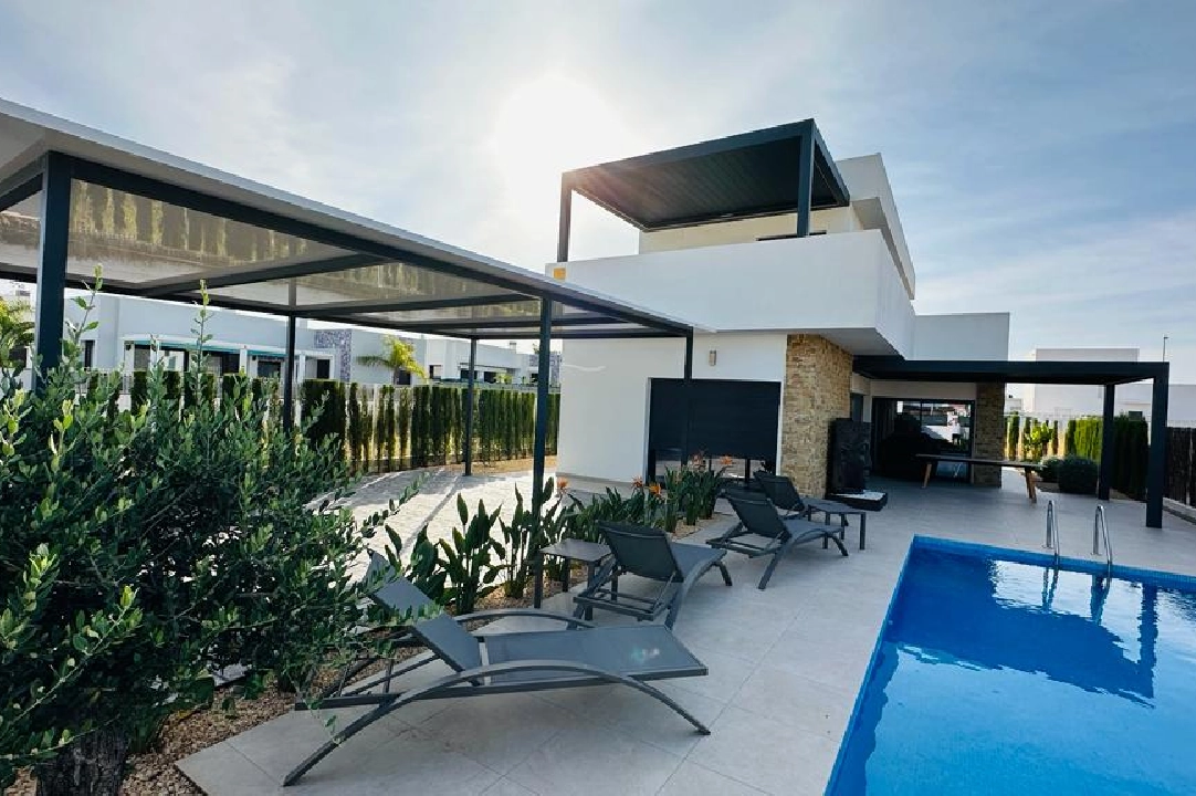 villa en El Vergel en alquiler de vacaciones, superficie 149 m², ano de construccion 2020, estado mint, + calefaccion suelo, aire acondicionado, parcela 400 m², 3 dormitorios, 3 banos, piscina, ref.: T-0123-1