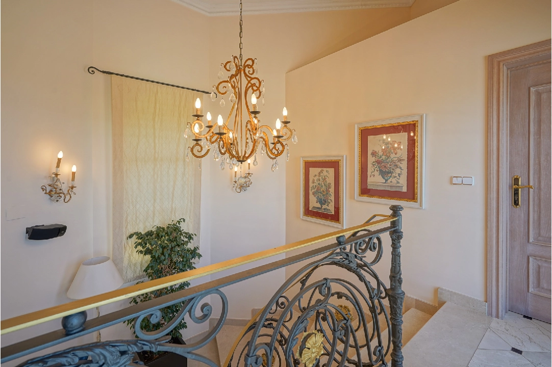 villa en Pedreguer(La Sella) en venta, superficie 392 m², aire acondicionado, parcela 1382 m², 5 dormitorios, 4 banos, ref.: BP-8100SEL-23