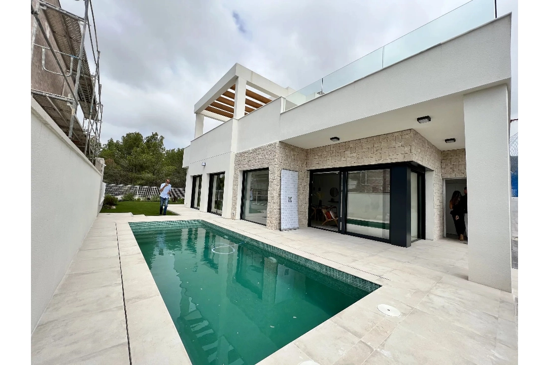 villa en Finestrat en venta, superficie 137 m², aire acondicionado, 5 banos, piscina, ref.: BS-82837999-1