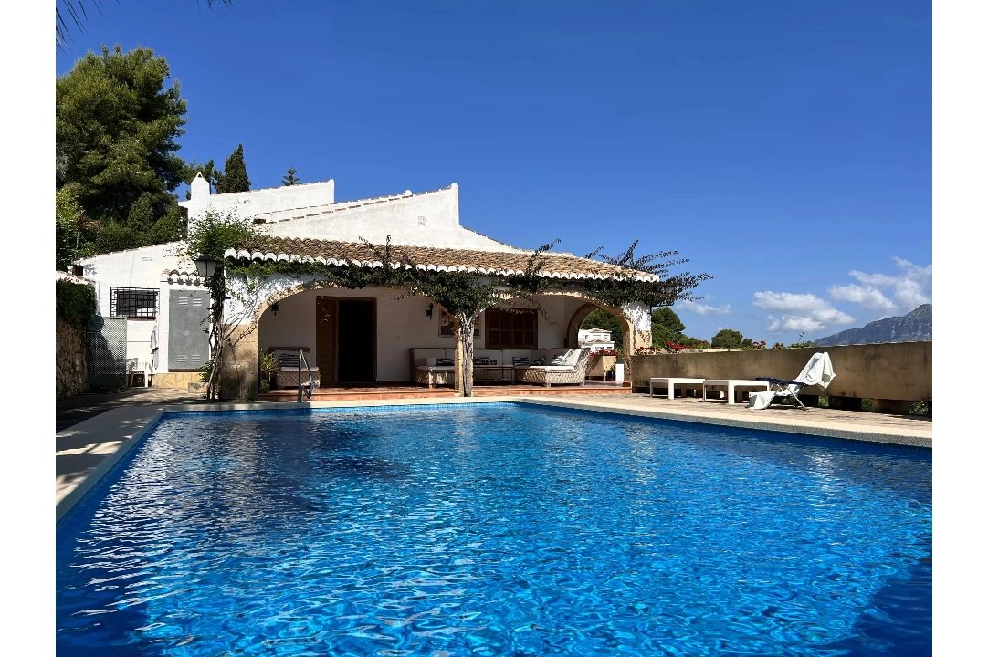 villa en Javea en venta, superficie 280 m², 5 dormitorios, 4 banos, piscina, ref.: BS-82871449-1