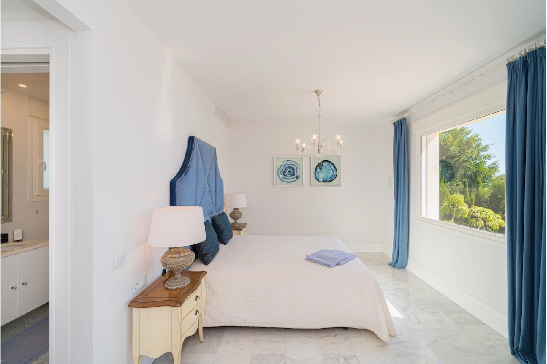 villa en Benissa(Cap Blanc) en venta, superficie 898 m², parcela 1960 m², 6 dormitorios, 6 banos, piscina, ref.: CA-H-1676-AMB-29