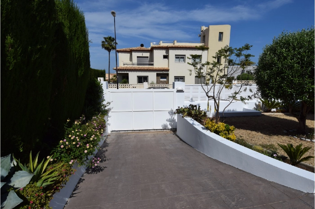villa en La Nucia(La nucia) en venta, superficie 159 m², aire acondicionado, parcela 761 m², 2 dormitorios, 2 banos, piscina, ref.: AM-1035DA-3700-4