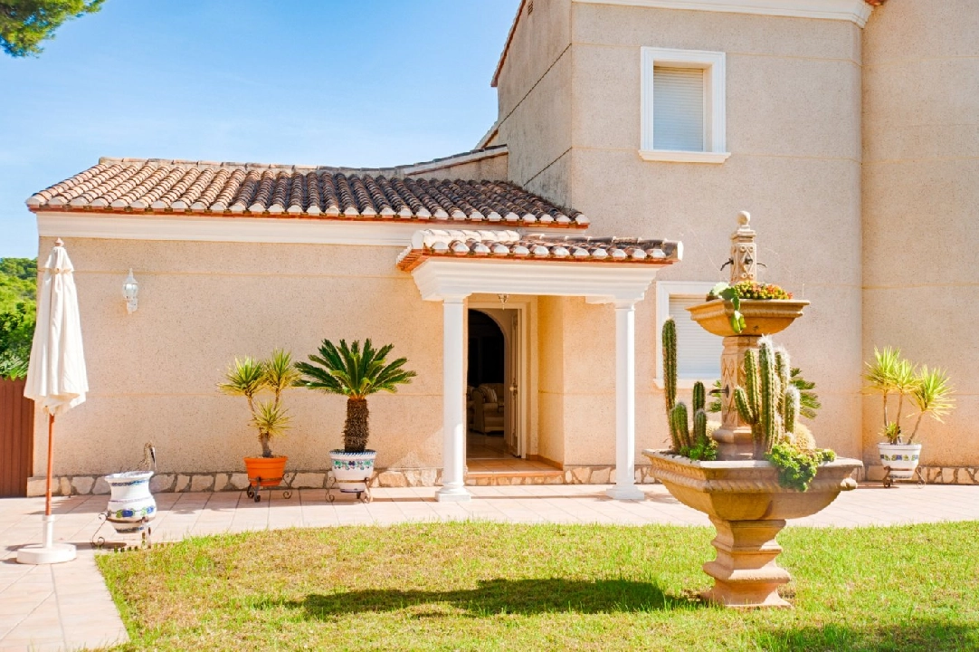 villa en Benissa(El Magraner) en venta, superficie 310 m², aire acondicionado, parcela 1000 m², 4 dormitorios, 3 banos, piscina, ref.: AM-11829DA-3700-12