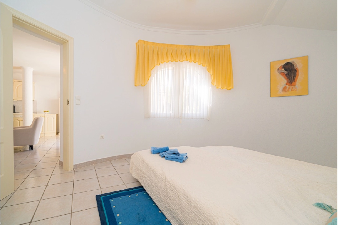 villa en Moraira(San Jaime) en venta, superficie 315 m², parcela 1235 m², 4 dormitorios, 3 banos, piscina, ref.: CA-H-1695-AMBE-46