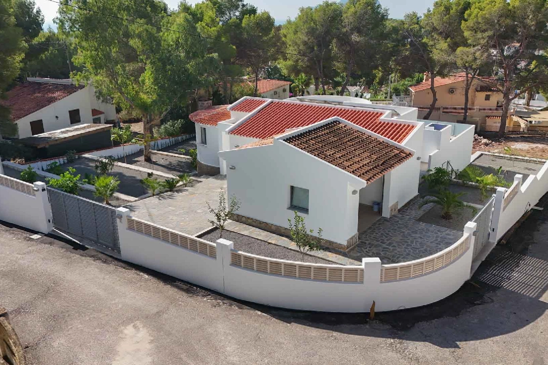 villa en Benissa(Fanadix) en venta, superficie 136 m², aire acondicionado, parcela 917 m², 4 dormitorios, 3 banos, ref.: BP-8127BEN-25