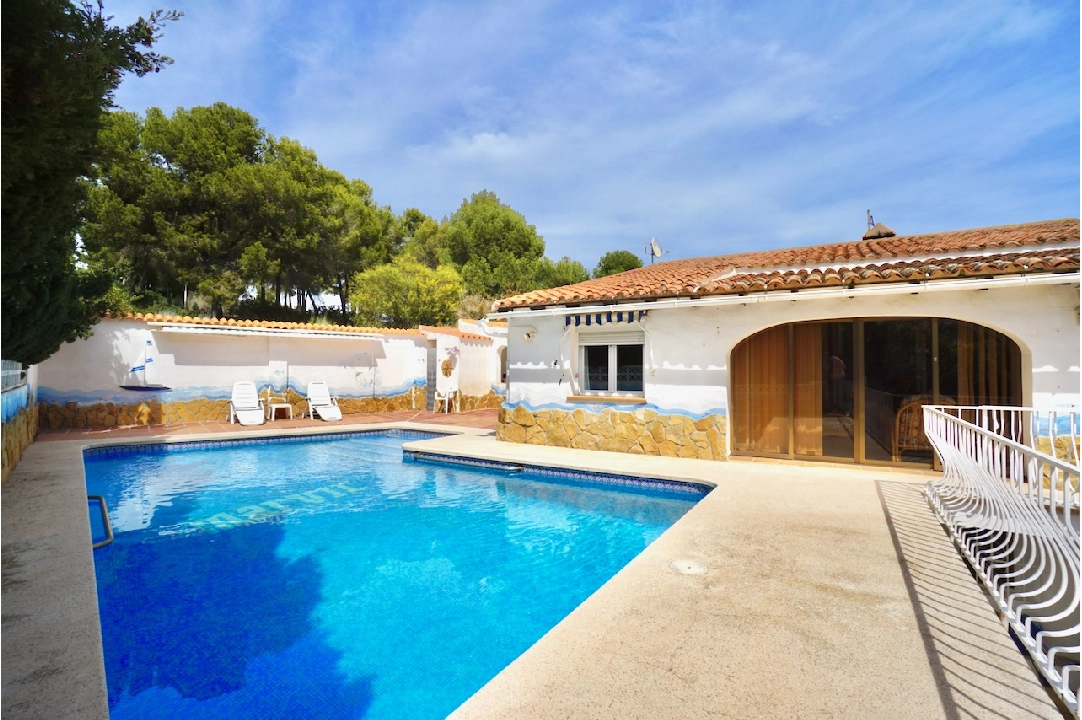 villa en Moraira(Moravit) en venta, superficie 232 m², parcela 701 m², 3 dormitorios, 2 banos, piscina, ref.: CA-H-1753-AMB-2