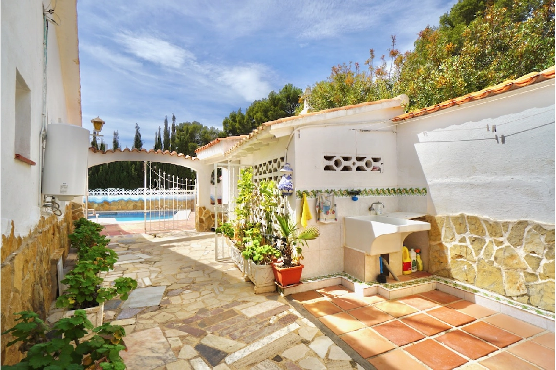 villa en Moraira(Moravit) en venta, superficie 232 m², parcela 701 m², 3 dormitorios, 2 banos, piscina, ref.: CA-H-1753-AMB-29
